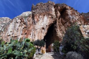 HotelSikania - Grotta Mangiapane